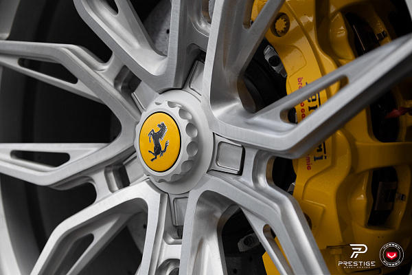 Фото дисков NOVITEC NF11 Глянцевый лак на Ferrari 488
