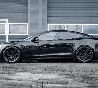 Фото дисков Vossen HF-7 на Tesla Model S