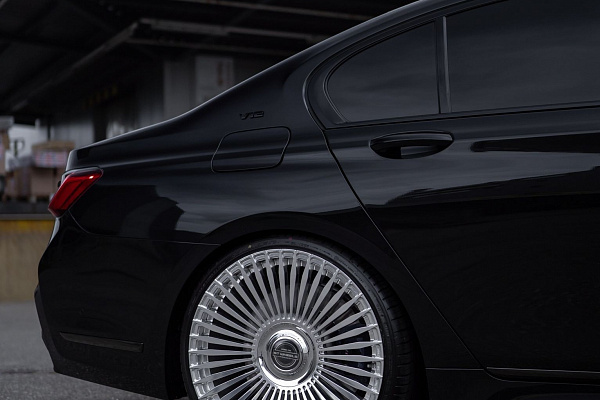 Фото дисков ST Wheels ST2 Черный глянец на BMW 7 (G11/G12)
