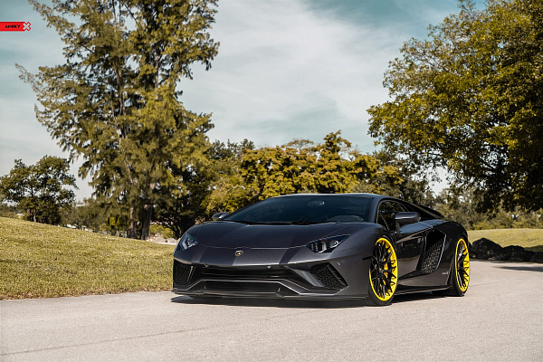 Фото дисков Anrky AN30 Черный сатин на Lamborghini Aventador