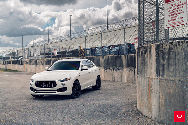 Фото дисков Vossen HF-7 Черный сатин на Maserati Levante