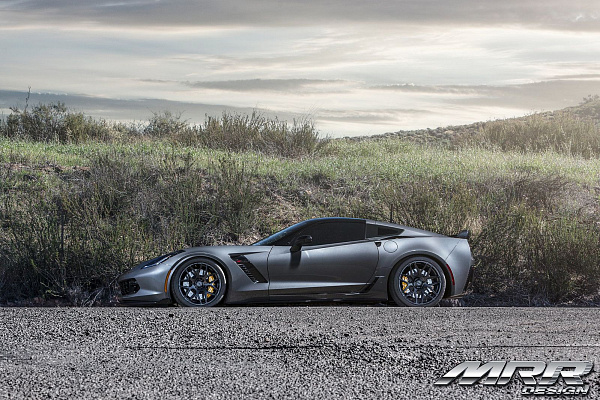 Фото дисков MRR FS01 Черный глянец на Chevrolet Corvette C7