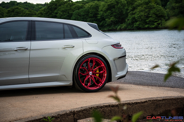 Фото дисков HRE P201 Красный глянец на Porsche Panamera II