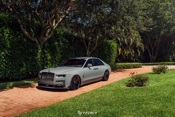 Фото дисков Anrky RF-282 Черный глянец на Rolls-Royce Ghost I