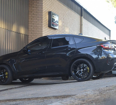 Фото дисков HRE P101 на BMW X6/X6 M (F16/F86)
