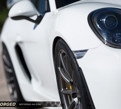 Фото дисков BC Forged RZ10 на Porsche Cayman II