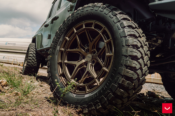 Фото дисков Vossen HFX-1 (5-Lug) Сатиновая бронза на Jeep Gladiator II (JT)