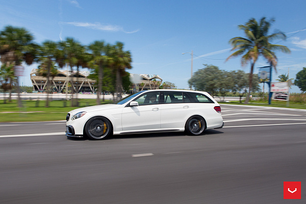 Фото дисков Vossen VFS-5 Глянцевый графит на Mercedes-Benz E-Class (W212, S212, C207)