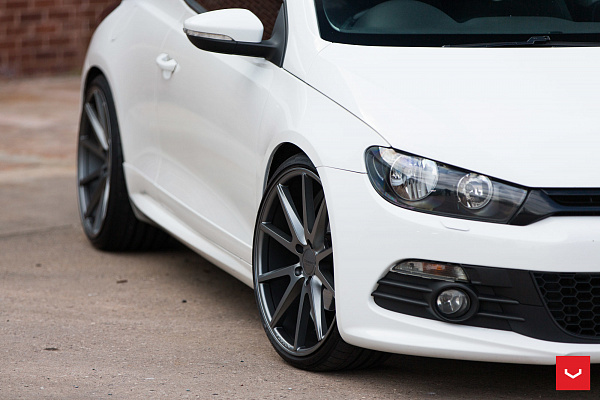 Фото дисков Vossen VFS-1 Сатиновый графит на Volkswagen Scirocco III
