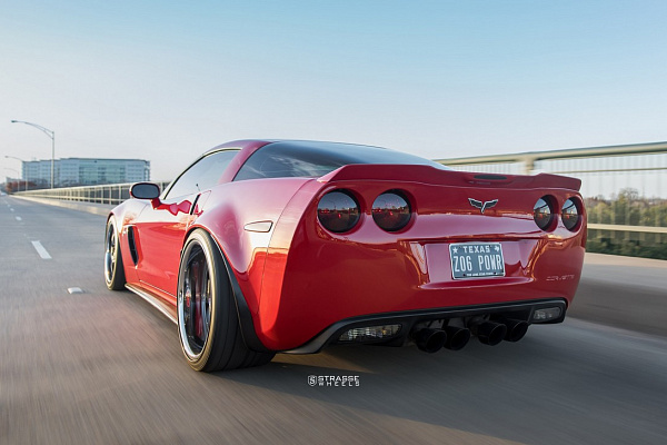 Фото дисков Strasse Wheels S5 Signature Черный глянец на Chevrolet Corvette C6