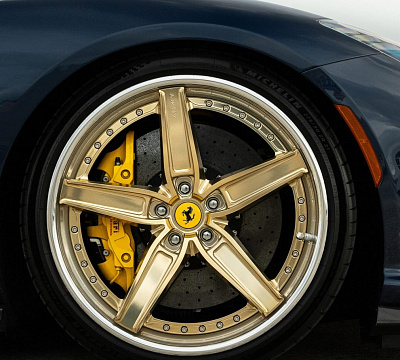 Фото дисков Anrky AN35 на Ferrari 812