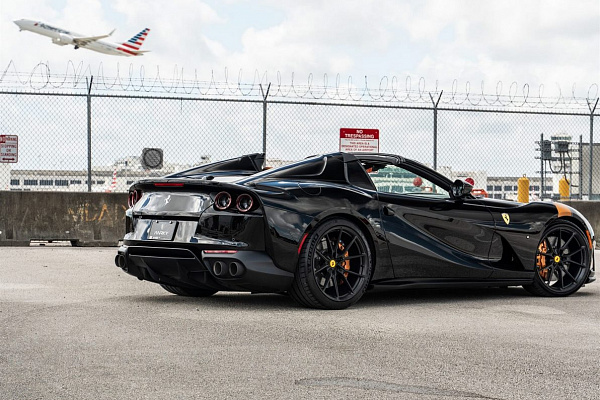 Фото дисков Anrky AN12 Черный сатин на Ferrari 812