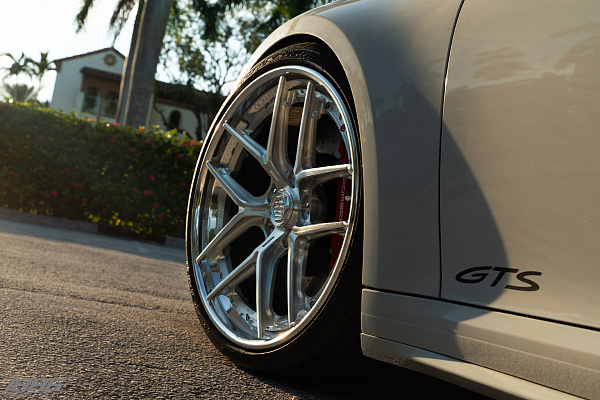 Фото дисков 1886 Wheels S007 Глянцевый лак на Porsche 911 VIII