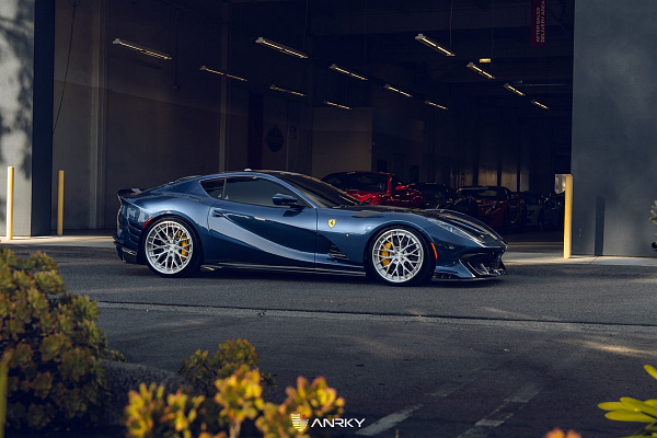 Фото дисков Anrky AN30 Глянцевый лак на Ferrari 812