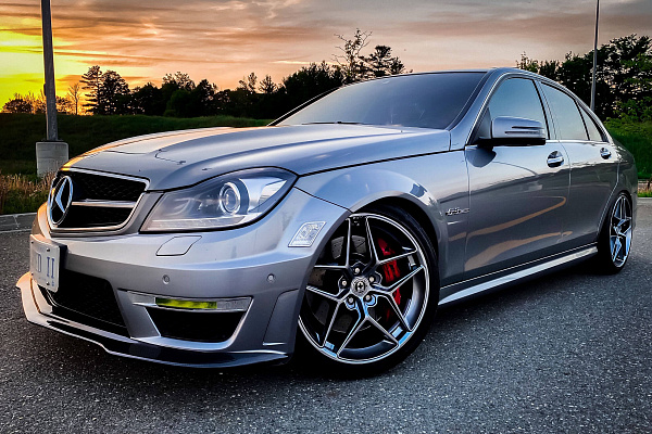 Фото дисков HRE FF11 Глянцевый графит на Mercedes-Benz C-Class (W204)