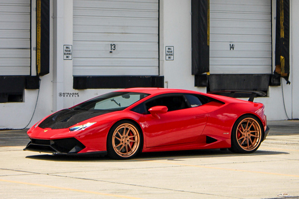 Фото дисков Strasse Wheels SV1T Deep Concave FS Сатиновое золото на Lamborghini Huracan