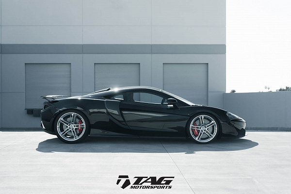 Фото дисков HRE P207 Полированный лак на McLaren 570S