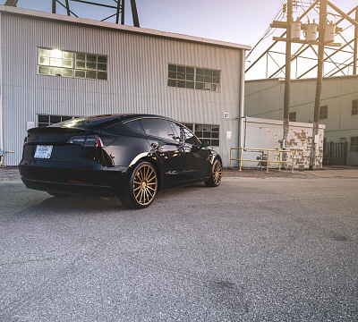 Фото дисков Vossen VFS-2 на Tesla Model 3