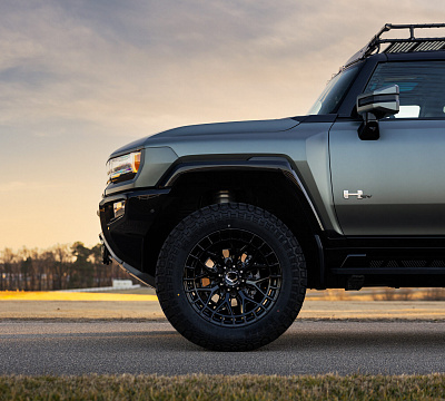 Фото дисков Vossen HFX-1 (8-Lug) на GMC Hummer EV