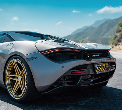 Фото дисков CEC C25 на McLaren 720S
