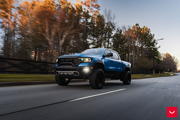Фото дисков Vossen HFX-1 (6-Lug) Черный сатин на Ram 1500 V