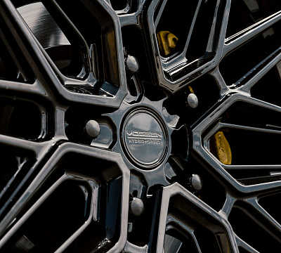 Фото дисков Vossen HF-7 на Toyota Sequoia II