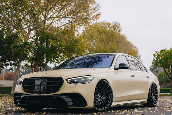 Фото дисков Brixton Forged HS1 Черный глянец на Mercedes-Benz S-Class (W223)