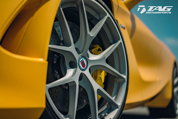 Фото дисков HRE P101 Серебро на McLaren 720S