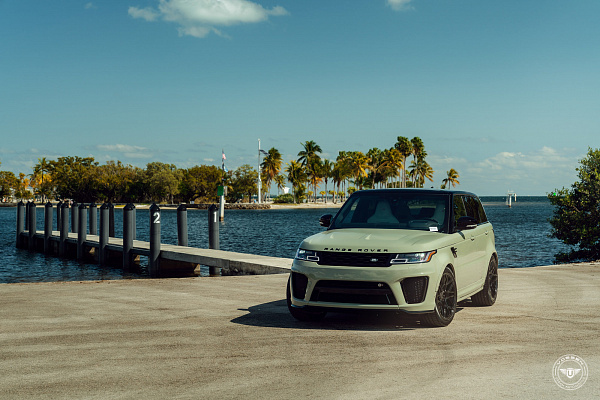 Фото дисков Vossen UV-1 Черный глянец на Land Rover Range Rover Sport II