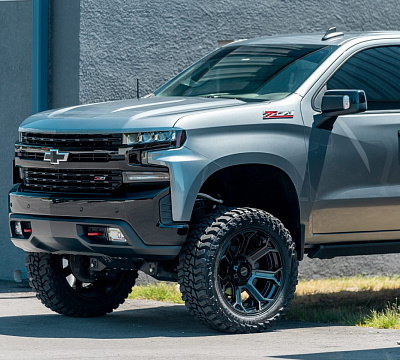 Фото дисков 4PLAY 4P70 на Chevrolet Silverado IV