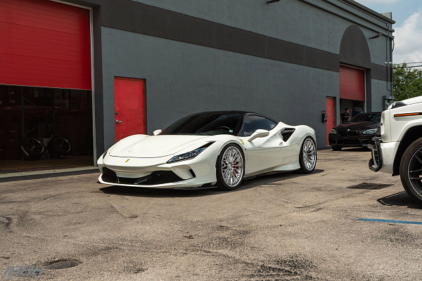 Фото дисков 1886 Wheels G015 Полированный лак на Ferrari F8