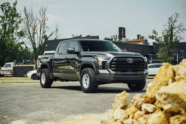 Фото дисков Black Rhino SHOGUN  на Toyota Tundra III