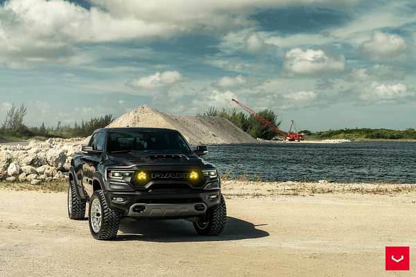 Фото дисков Vossen HFX-1 (6-Lug) Серебро на Ram 1500 V