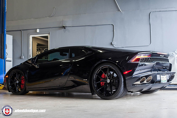 Фото дисков HRE P101 Черный глянец на Lamborghini Huracan