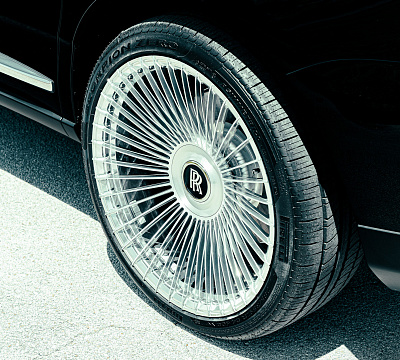 Фото дисков Vossen S17-16 на Rolls-Royce Cullinan