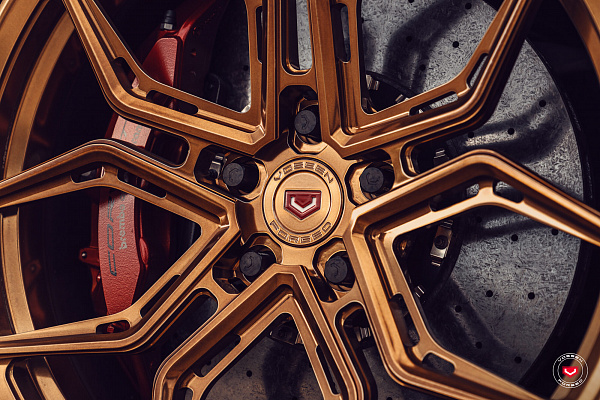 Фото дисков Vossen EVO-3R Глянцевая медь на Chevrolet Corvette C8