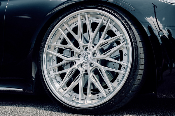 Фото дисков Strasse Wheels SV10M-RS Deep Concave FS Глянцевый лак на Mercedes-Benz S-Class (W223)