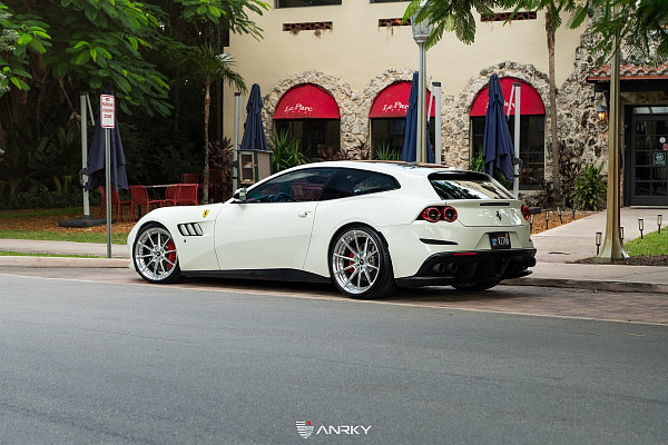 Фото дисков Anrky AN28 Полированный лак на Ferrari GTC4Lusso