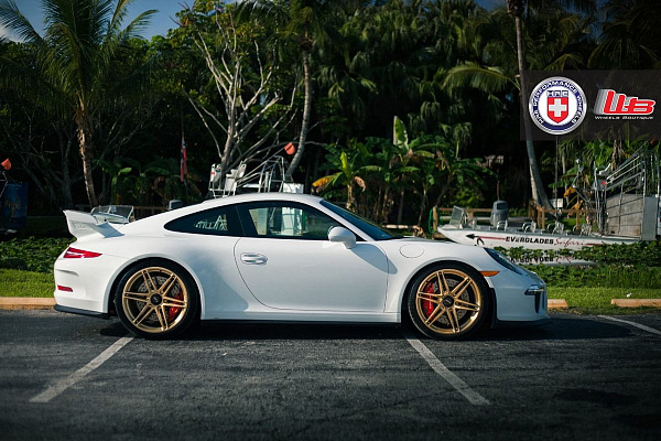 Фото дисков HRE P106 Глянцевое золото на Porsche 911 VII