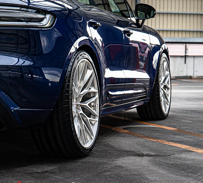 Фото дисков HRE P200 на Porsche Macan I