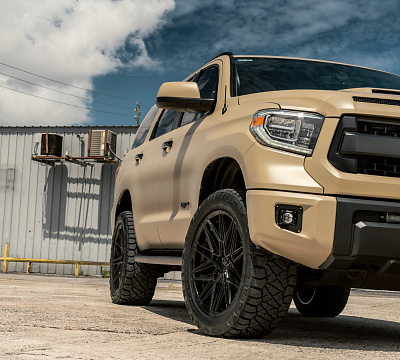 Фото дисков Vossen HF-7 на Toyota Sequoia II