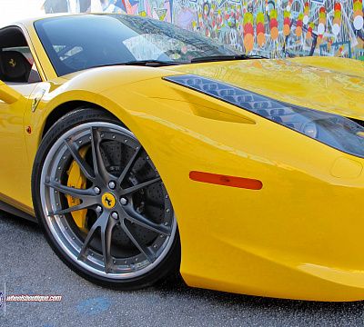 Фото дисков HRE S104 на Ferrari 458