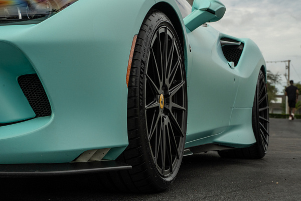 Фото дисков Strasse Wheels SV15 Deep Concave Duoblock Черный матовый на Ferrari F8