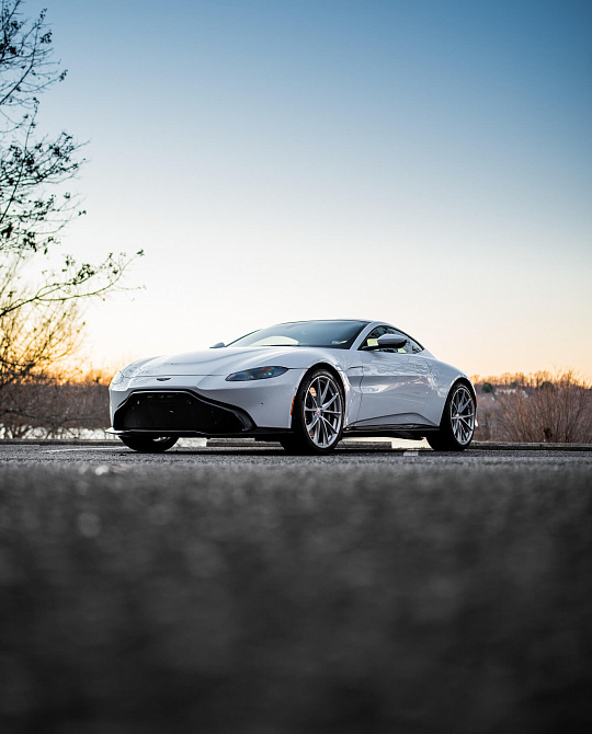 Фото дисков P204 Серебро на Aston Martin Vantage 4