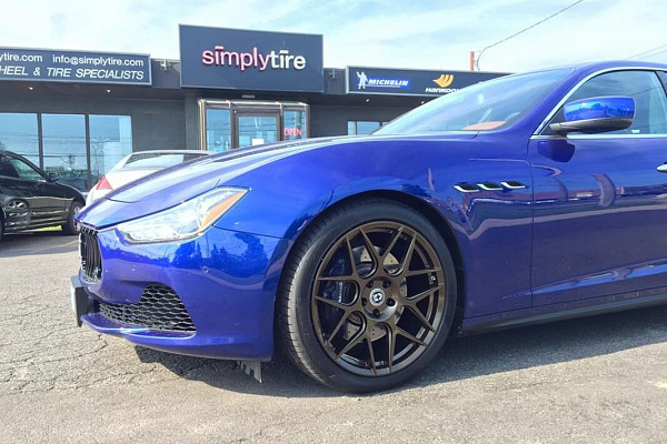Фото дисков HRE FF01 Глянцевая темная бронза на Maserati Ghibli