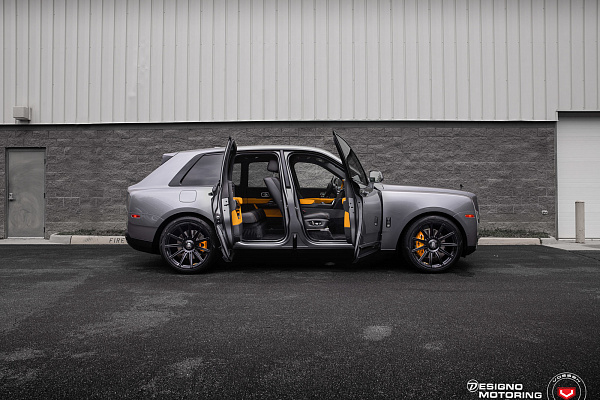 Фото дисков Vossen S17-12 Черный сатин на Rolls-Royce Cullinan