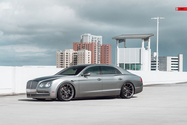 Фото дисков Anrky AN13 Глянцевый тонированный лак на Bentley Flying Spur II