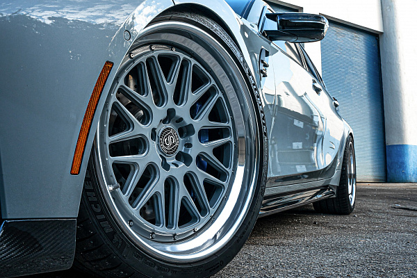 Фото дисков Strasse Wheels SM10 Track Другой цвет на BMW 3/M3 (G2x/G80)
