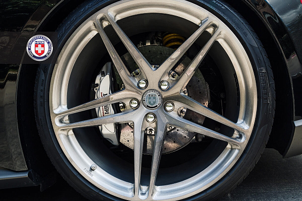 Фото дисков HRE P107 Глянцевый темный лак на Ferrari F12