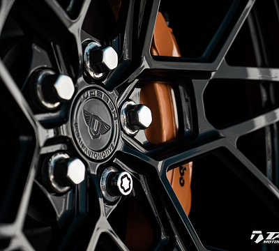 Фото дисков Vossen UV-1 на Land Rover Range Rover Sport II